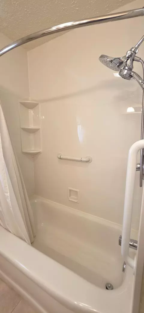 Bath - 210 S Forest Ln, Republic, MO 65738 photo 5 of 5