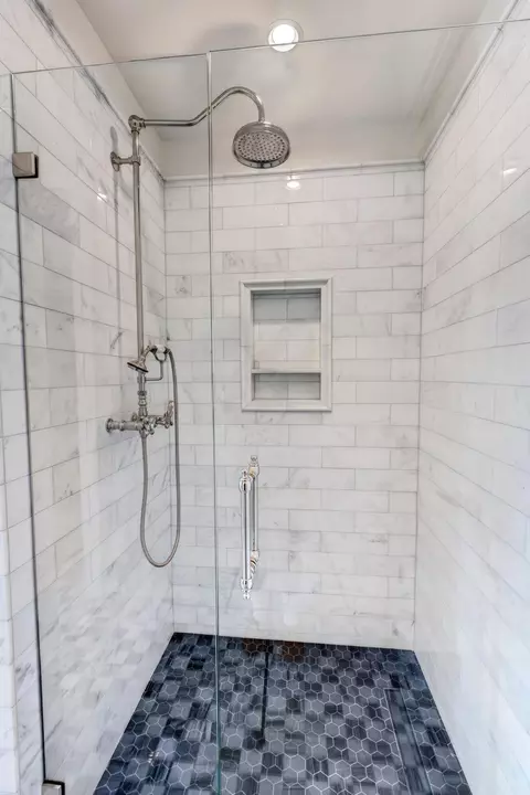 Bath - 9397 E Mapleridge Ln, Strafford, MO 65757 photo 12 of 21