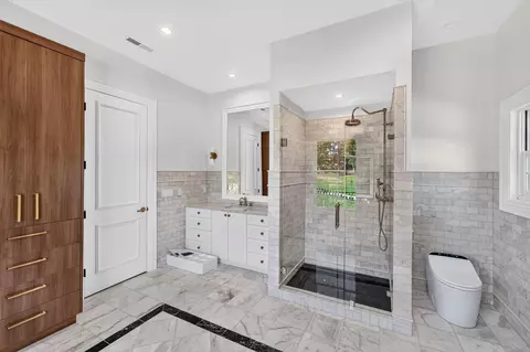 Bath - 9397 E Mapleridge Ln, Strafford, MO 65757 photo 8 of 21