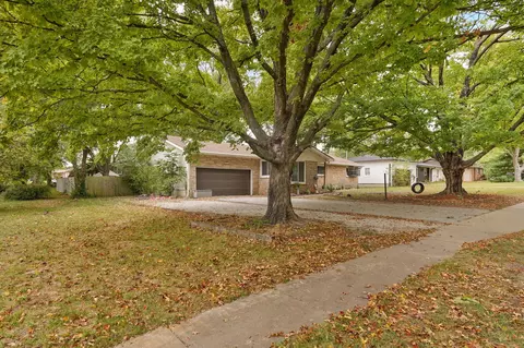 Exterior - 1619 S Estate Ave, Springfield, MO 65804 photo 4 of 10