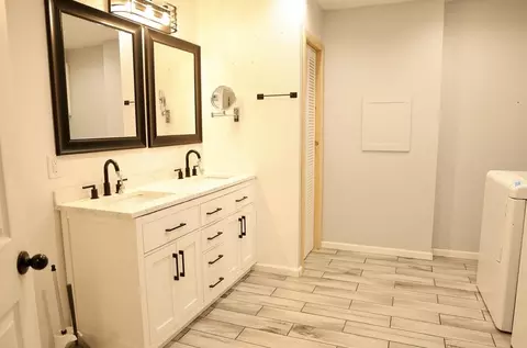 Bath - 159 Timberline Ln, Crane, MO 65633 photo 1 of 2