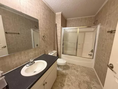 Bath - 5195 S 208th Rd, Halfway, MO 65663 photo 1 of 2