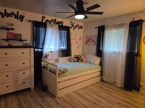 Bedroom - 909 S Rosewood Dr, Monett, MO 65708 photo 4 of 4