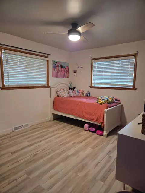 Bedroom - 909 S Rosewood Dr, Monett, MO 65708 photo 3 of 4