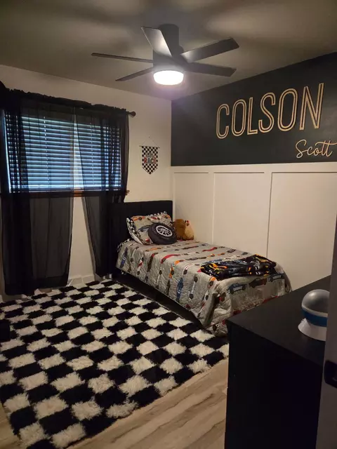 Bedroom - 909 S Rosewood Dr, Monett, MO 65708 photo 2 of 4