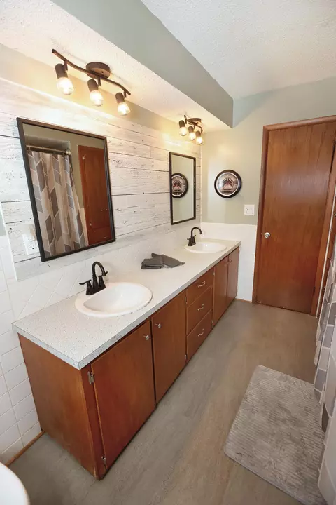 Bath - 5020 E Farm Road 138, Springfield, MO 65809 photo 1 of 2