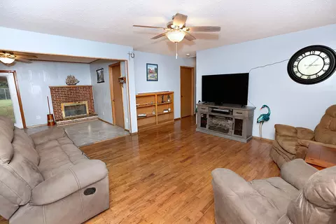 Living - 5020 E Farm Road 138, Springfield, MO 65809 photo 2 of 2