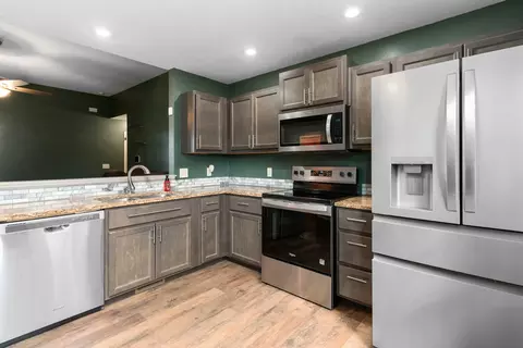 Kitchen - 300 Towne Loop, Marshfield, MO 65706 photo 2 of 2