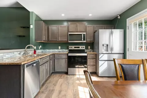 Kitchen - 300 Towne Loop, Marshfield, MO 65706 photo 1 of 2