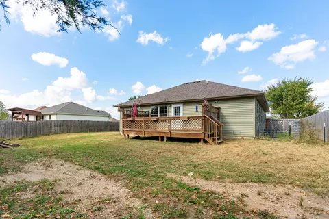 Exterior - 300 Towne Loop, Marshfield, MO 65706 photo 6 of 7