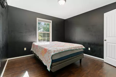 Bedroom - 300 Towne Loop, Marshfield, MO 65706 photo 3 of 3