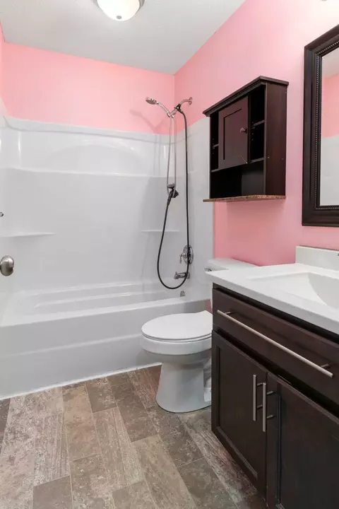Bath - 300 Towne Loop, Marshfield, MO 65706 photo 2 of 2