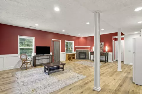 Living - 3327 S Lakeside Ave, Springfield, MO 65804 photo 3 of 4