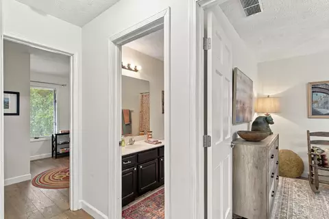 Entry Way - 3327 S Lakeside Ave, Springfield, MO 65804 photo 2 of 3