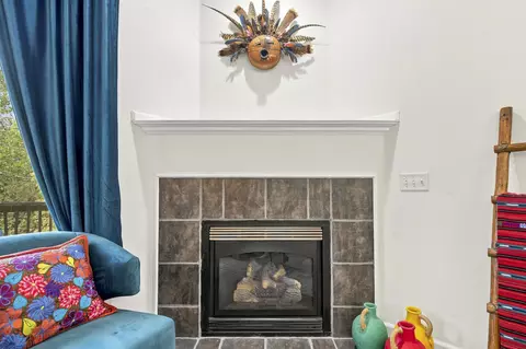 Living - 3327 S Lakeside Ave, Springfield, MO 65804 photo 2 of 4