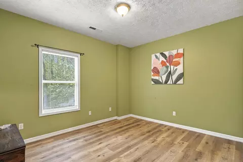 Bedroom - 3327 S Lakeside Ave, Springfield, MO 65804 photo 8 of 9