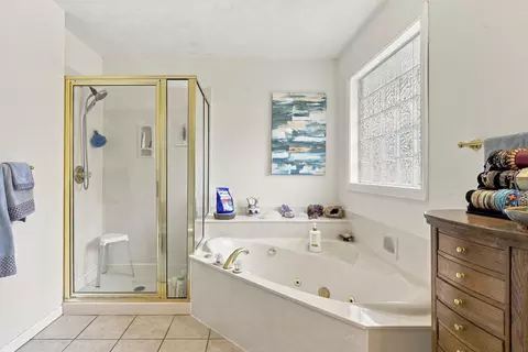Bath - 3327 S Lakeside Ave, Springfield, MO 65804 photo 2 of 4