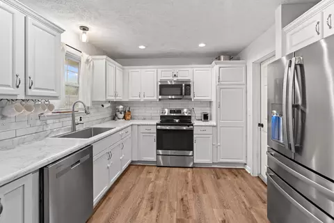 Kitchen - 506 Osage Rd, Willard, MO 65781 photo 1 of 3