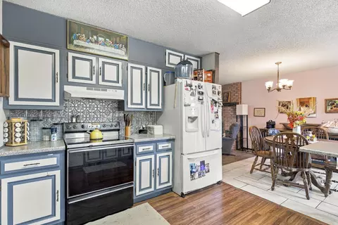 Kitchen - 401 Centennial Dr, Seneca, MO 64865 photo 1 of 4