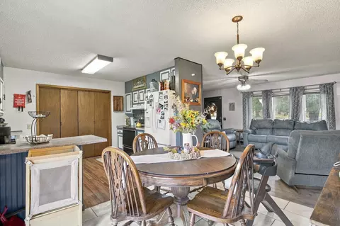 Dining - 401 Centennial Dr, Seneca, MO 64865 photo 2 of 3