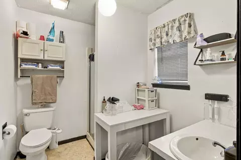 Bath - 401 Centennial Dr, Seneca, MO 64865 photo 2 of 2