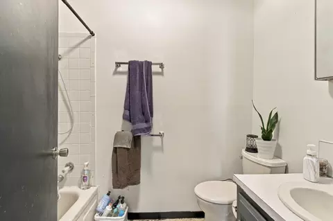 Bath - 401 Centennial Dr, Seneca, MO 64865 photo 1 of 2