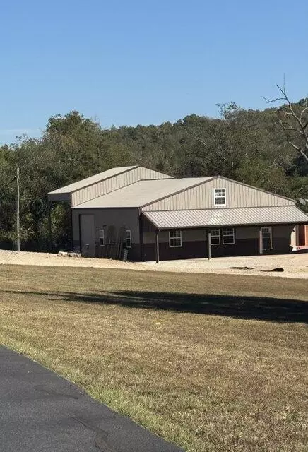 Exterior - 135 Dunn Rd, Walnut Shade, MO 65771 photo 3 of 9