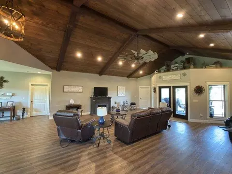 Living - 135 Dunn Rd, Walnut Shade, MO 65771 photo 3 of 3