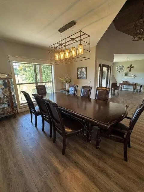 Dining - 135 Dunn Rd, Walnut Shade, MO 65771 photo 1 of 1