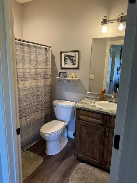 Bath - 135 Dunn Rd, Walnut Shade, MO 65771 photo 1 of 3