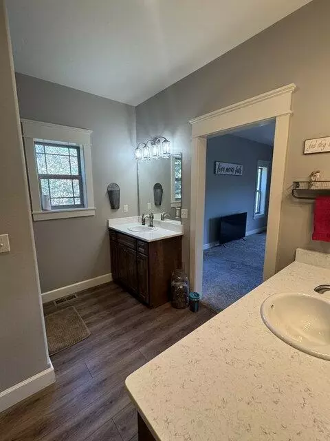 Bath - 135 Dunn Rd, Walnut Shade, MO 65771 photo 2 of 3