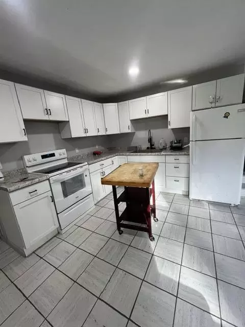 Kitchen - 20501 Lawrence 1205, Aurora, MO 65605 photo 1 of 3