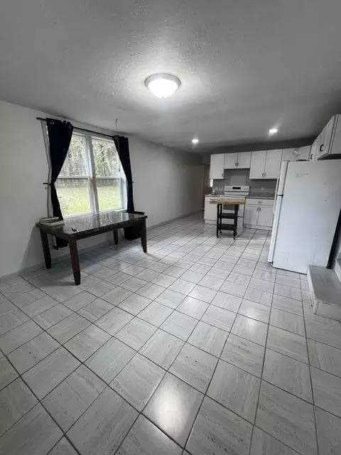 Kitchen - 20501 Lawrence 1205, Aurora, MO 65605 photo 3 of 3