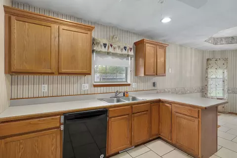 Kitchen - 917 W Turnberry Blvd, Ozark, MO 65721 photo 2 of 3
