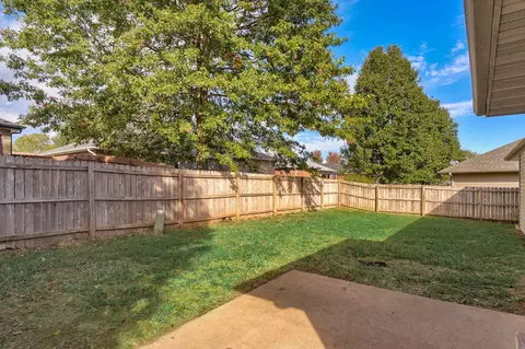 Exterior - 629 S Canton Ave, Springfield, MO 65802 photo 5 of 9