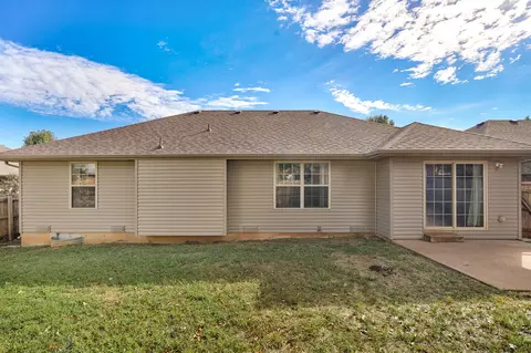Exterior - 629 S Canton Ave, Springfield, MO 65802 photo 7 of 9