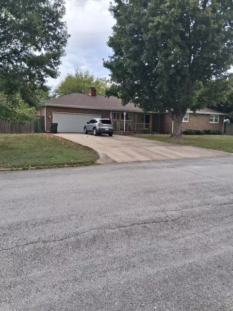 508 S Cherry St, Stockton, MO 65785