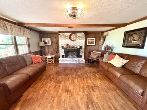 Living - 14940 State Highway V, Diamond, MO 64840 photo 2 of 3