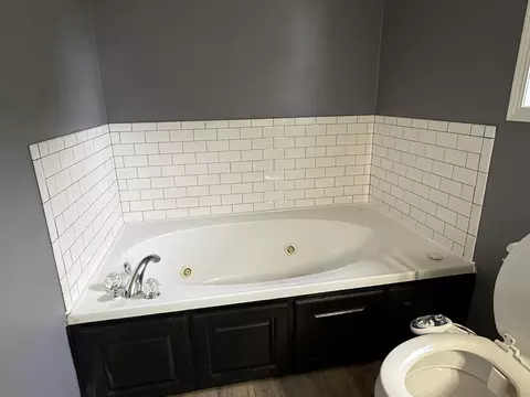 Bath - 5419 S 165th Rd, Brighton, MO 65617 photo 3 of 4