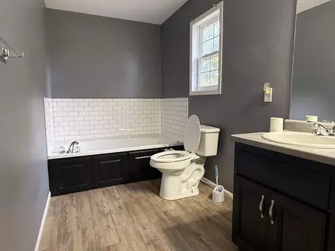 Bath - 5419 S 165th Rd, Brighton, MO 65617 photo 1 of 4