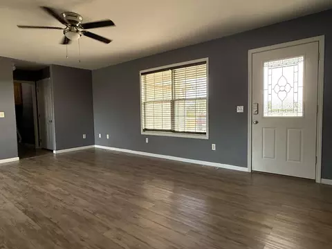 Living - 5419 S 165th Rd, Brighton, MO 65617 photo 3 of 5