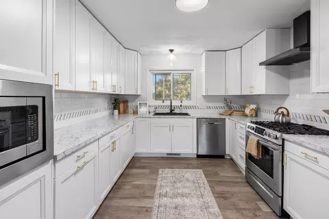 Kitchen - 708 E Mccracken Rd, Ozark, MO 65721 photo 3 of 4