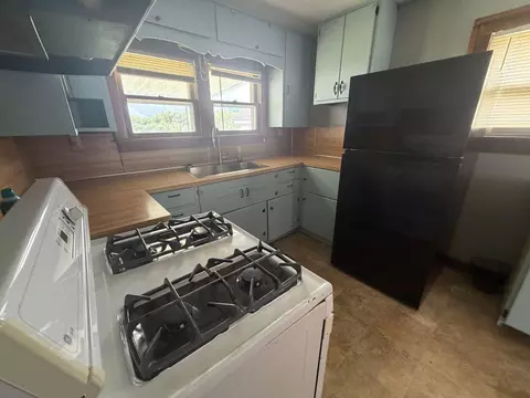 Kitchen - 2348 N Campbell Ave, Springfield, MO 65803 photo 1 of 2