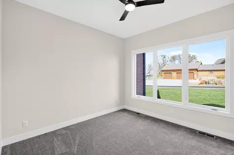 Bedroom - 349 Sunset Dr, Saddlebrooke, MO 65630 photo 6 of 9