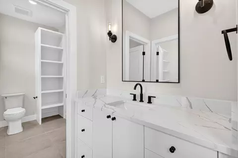 Bath - 349 Sunset Dr, Saddlebrooke, MO 65630 photo 10 of 11