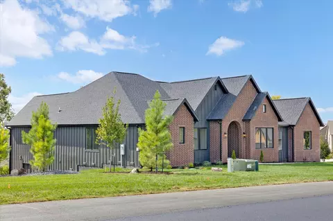 Exterior - 349 Sunset Dr, Saddlebrooke, MO 65630 photo 2 of 11