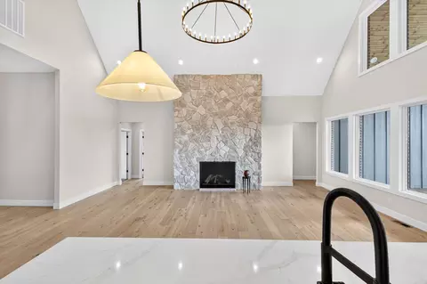 Living - 349 Sunset Dr, Saddlebrooke, MO 65630 photo 6 of 7