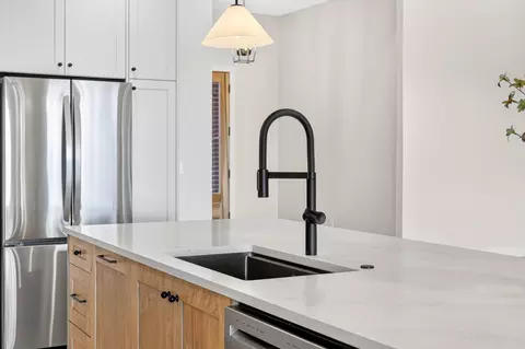 Kitchen - 349 Sunset Dr, Saddlebrooke, MO 65630 photo 2 of 5