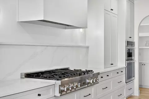 Kitchen - 349 Sunset Dr, Saddlebrooke, MO 65630 photo 4 of 5