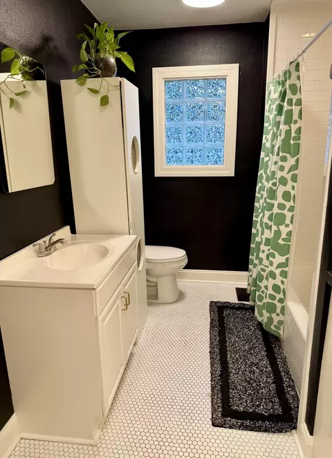 Bath - 711 S Fremont Ave, Springfield, MO 65804 photo 5 of 5